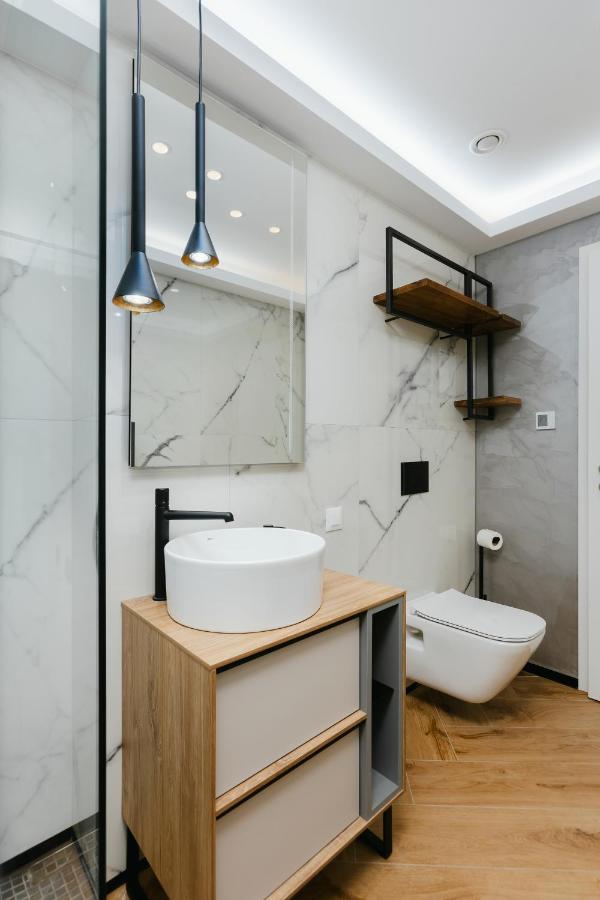 The Forest - Luxe Central Apt With Free Secured Parking Braşov Extérieur photo