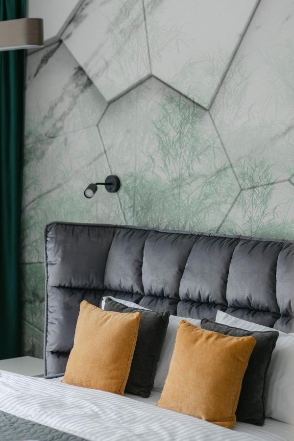 The Forest - Luxe Central Apt With Free Secured Parking Braşov Extérieur photo