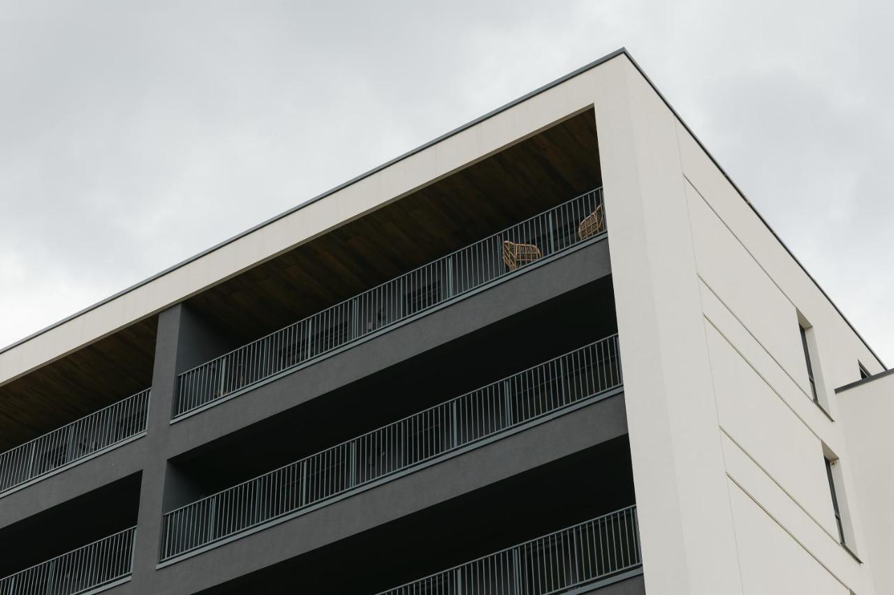 The Forest - Luxe Central Apt With Free Secured Parking Braşov Extérieur photo