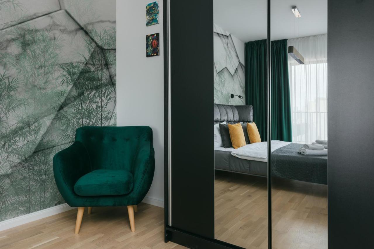 The Forest - Luxe Central Apt With Free Secured Parking Braşov Extérieur photo